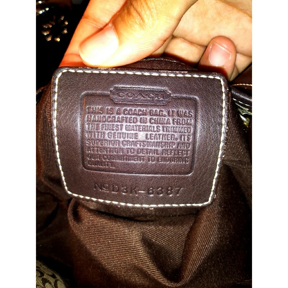 Coach Signature Drawstring Crossbody! - Picture 3 of 3